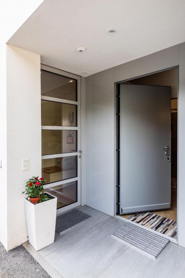 Easy Flat Vezia, Indipendent Entrance, Free Parking Lugano