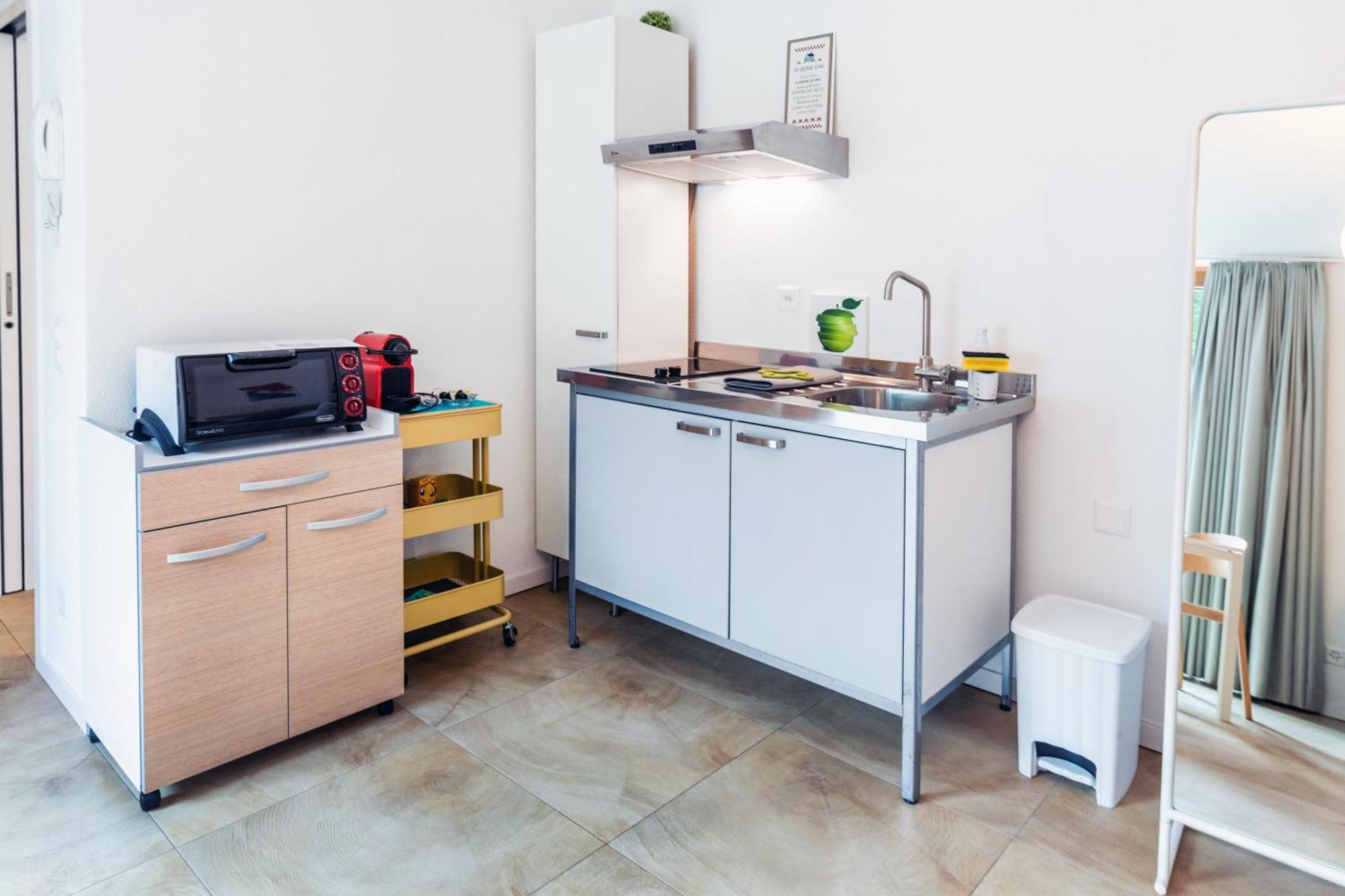 Easy Flat Vezia, Indipendent Entrance, Free Parking Apartment *