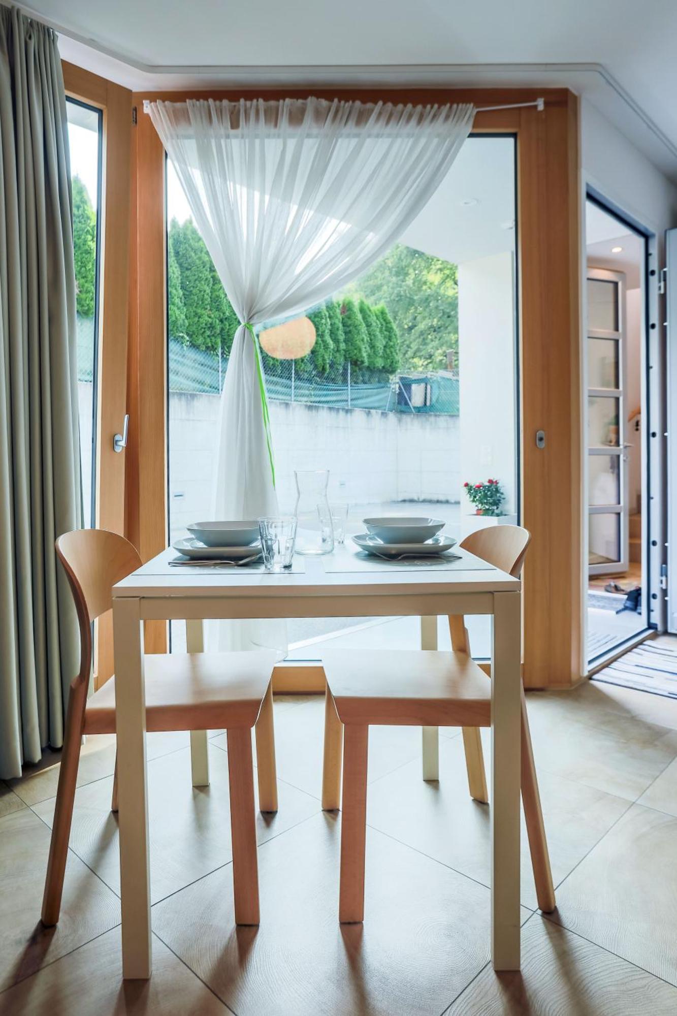 Easy Flat Vezia, Indipendent Entrance, Free Parking